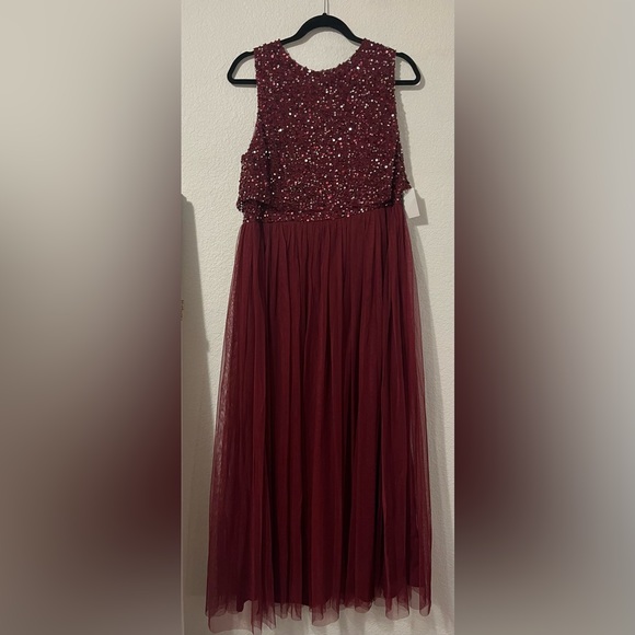 Burgundy Maxi Dress - Picture 7 of 7